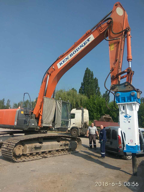 Гідромолот RHINO Breaker 135